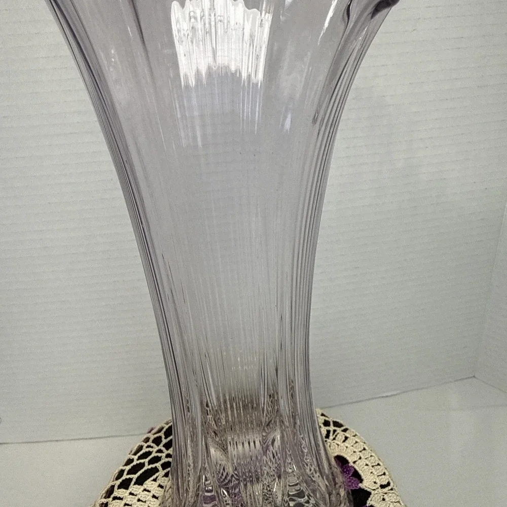 Vintage Lavender Tint Art Swung Vase 10 3/4